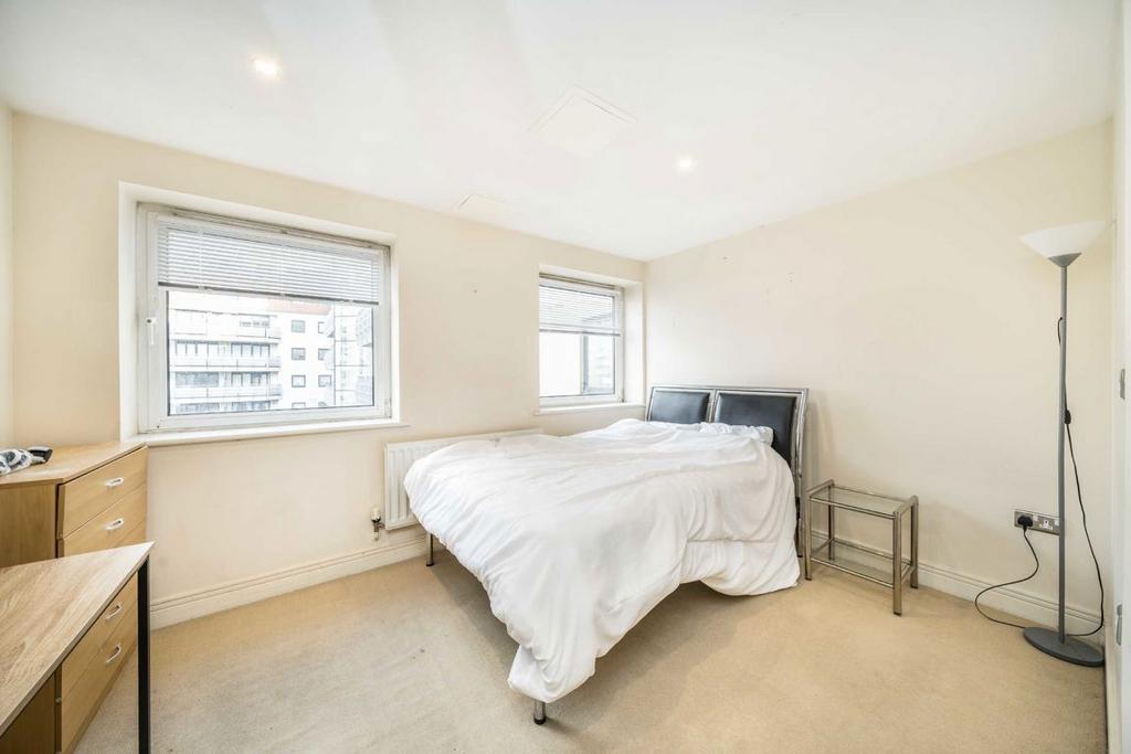 Apartment in London - View 5