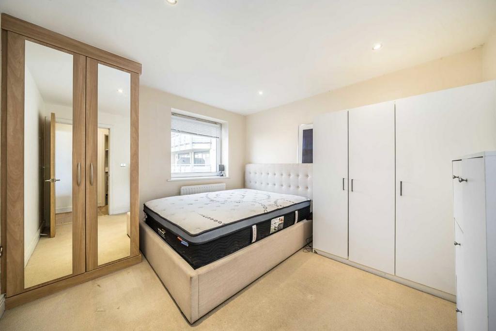 Apartment in London - More