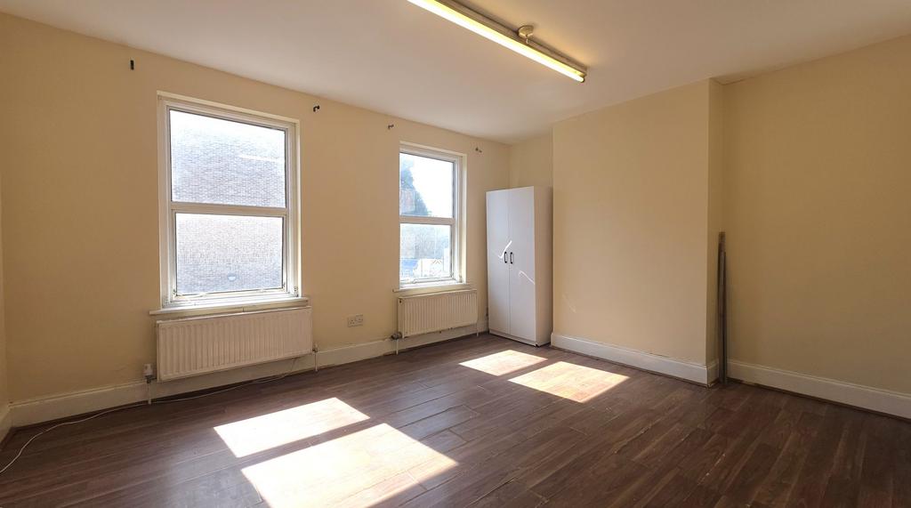 House in London - View 5