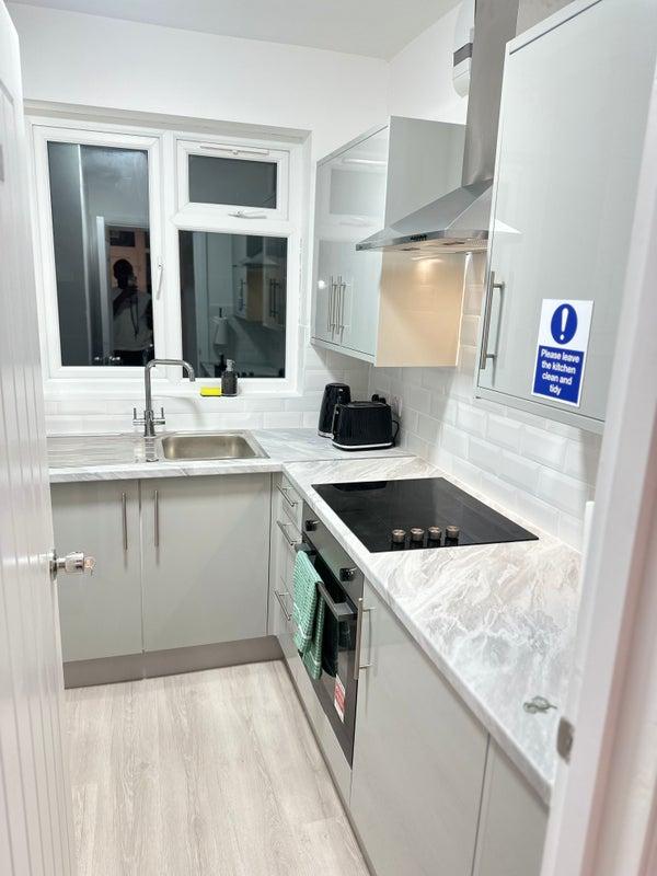 House in London - View 5