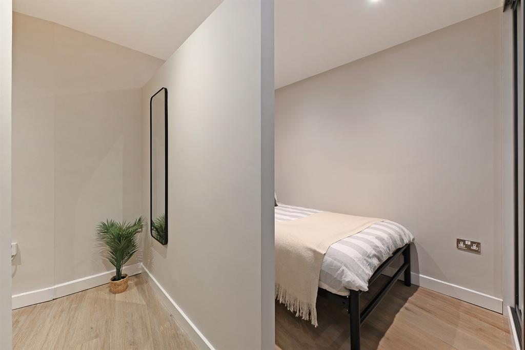 Apartment in Sheffield - View 4