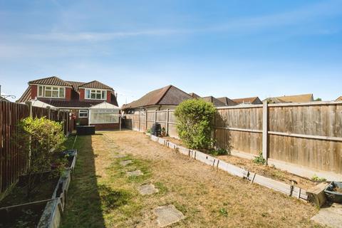 3 bedroom semi-detached house for sale, Briscoe Road, Rainham, RM13