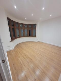 3 bedroom maisonette to rent, Salsbury Road , HA1 1NX