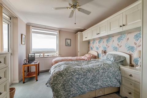 3 bedroom flat for sale, The Leas, Westcliff-on-Sea, Essex, SS0