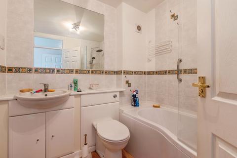 3 bedroom flat for sale, The Leas, Westcliff-on-Sea, Essex, SS0