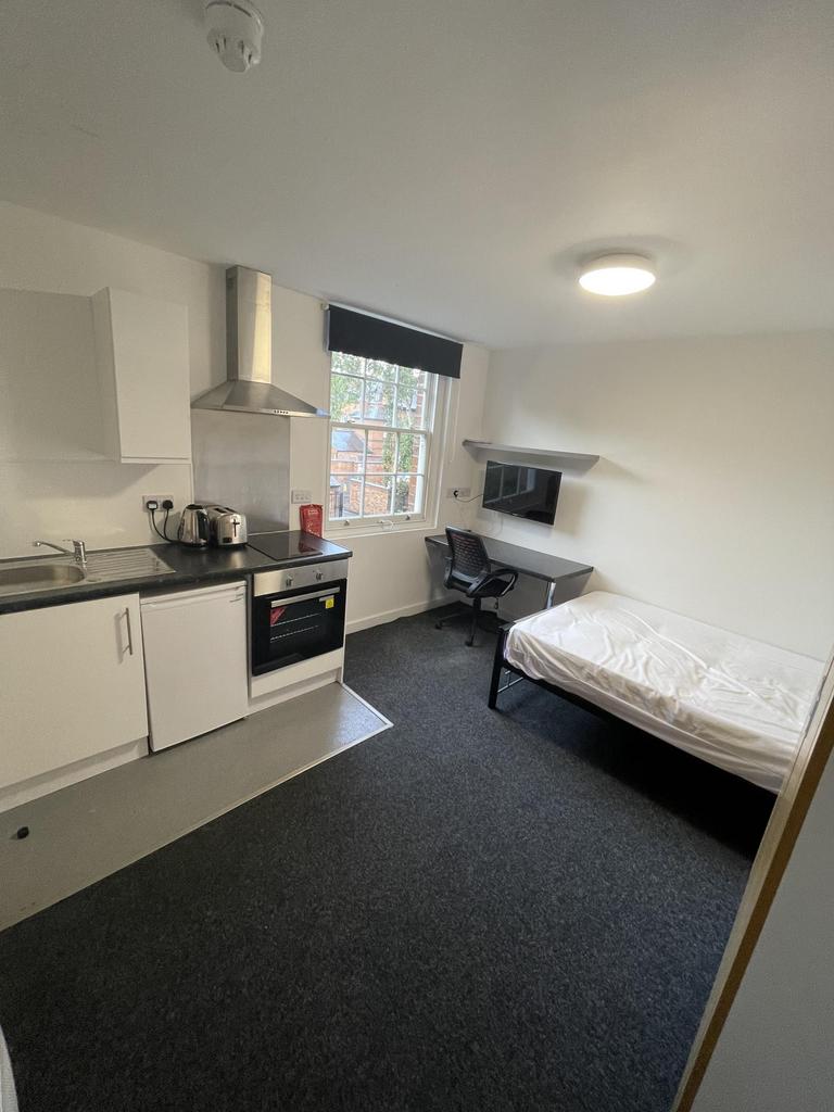 House in Leicester - View 2