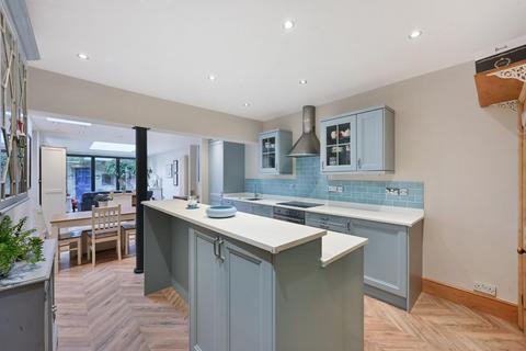 2 bedroom semi-detached house for sale, Horton Hill, Epsom, KT19