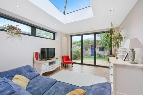 2 bedroom semi-detached house for sale, Horton Hill, Epsom, KT19