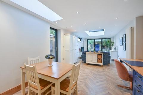 2 bedroom semi-detached house for sale, Horton Hill, Epsom, KT19