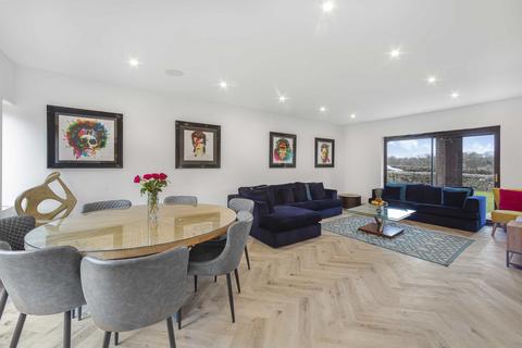 5 bedroom detached house for sale, Holmlee Way, Prestbury, SK10