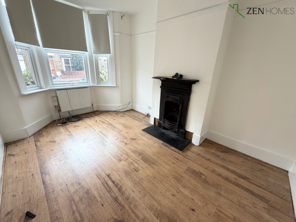 House in Croydon - View 2
