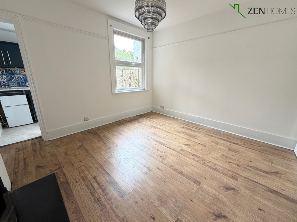 House in Croydon - View 5