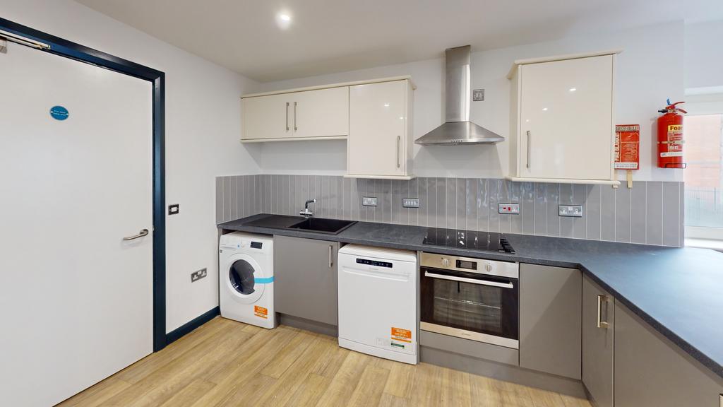 Apartment in Newcastle upon Tyne, Tyne and Wear - View 3