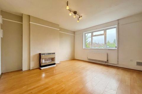 2 bedroom end of terrace house to rent, Barons Way, Egham, Surrey, TW20