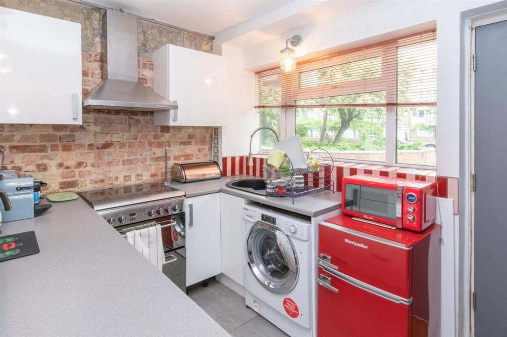 Apartment in London, Purbrook Estate, Old Kent Road - View 4