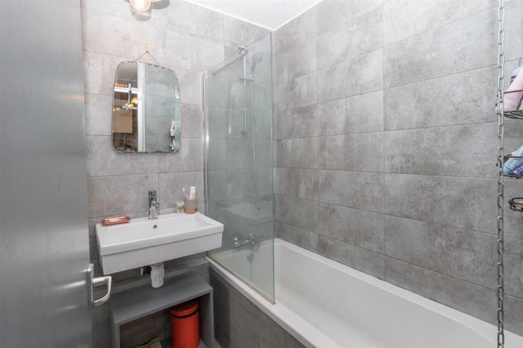 Apartment in London, Purbrook Estate, Old Kent Road - View 5