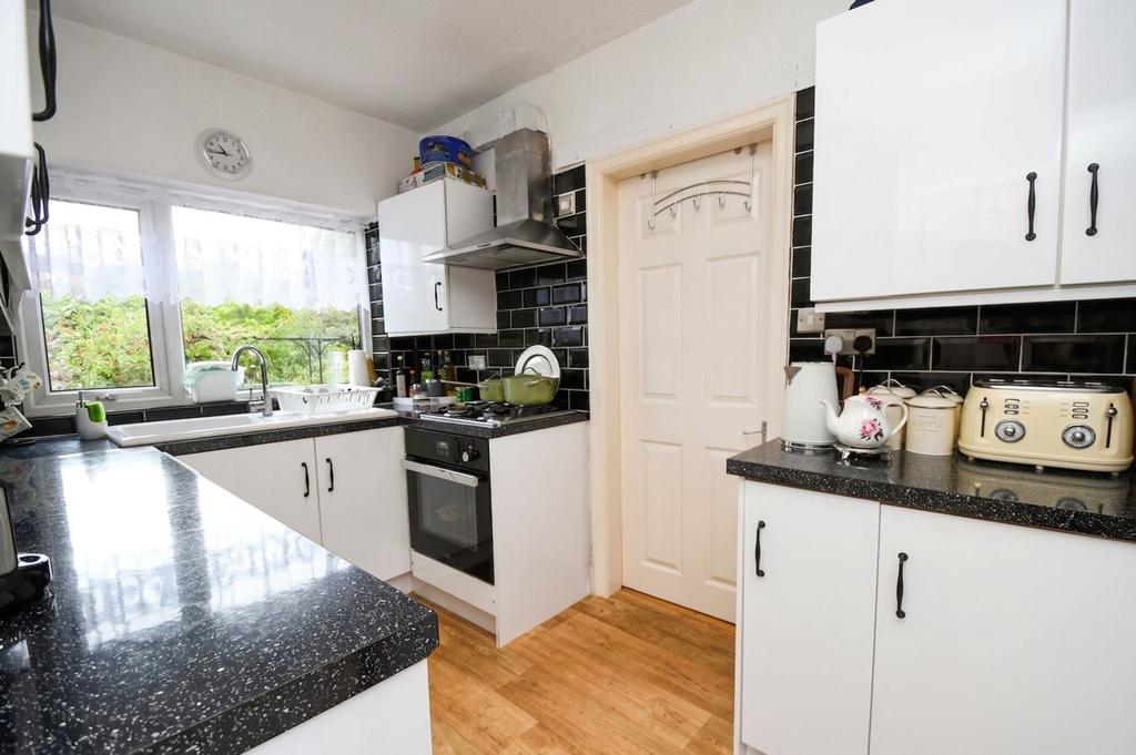 House in Salford - View 3