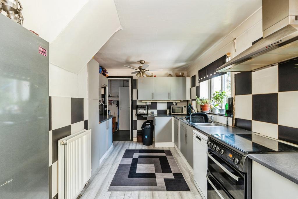 House in Hampshire - View 3