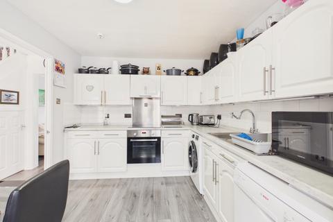 2 bedroom semi-detached house for sale, Ha'penny Bridge Way, Hull, HU9 1HD