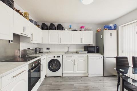 2 bedroom semi-detached house for sale, Ha'penny Bridge Way, Hull, HU9 1HD