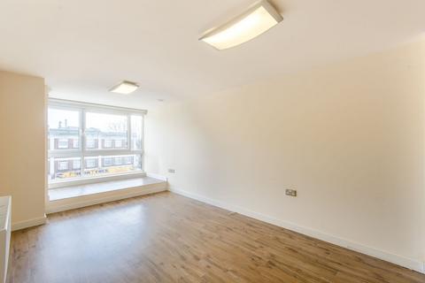2 bedroom flat to rent, The Green, Ealing, Southall, UB2