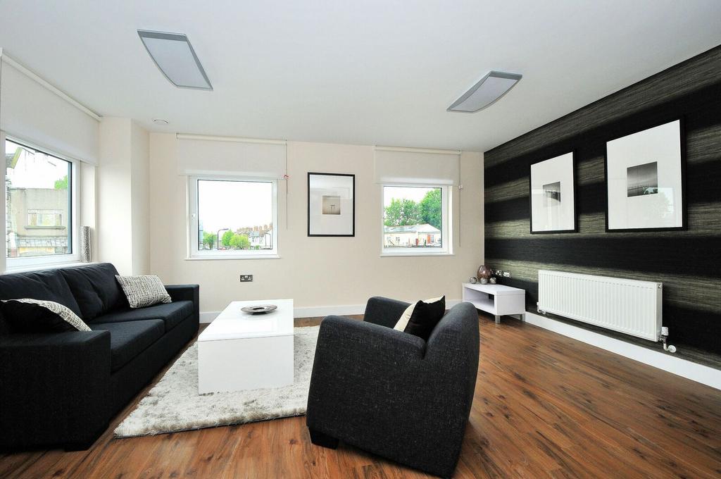 Apartment in Southall - View 3