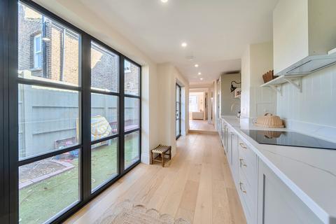 2 bedroom house for sale, Reynolds Place, London