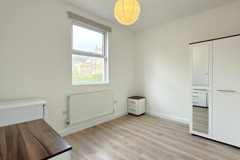 House share to rent, Fransfield Grove, London, SE26