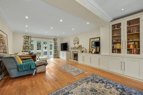 undefined, Rosslyn Park, Weybridge, Surrey, KT13