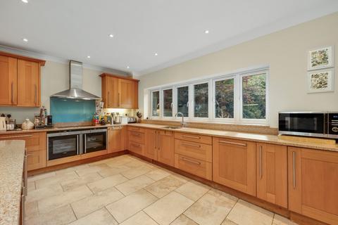 undefined, Rosslyn Park, Weybridge, Surrey, KT13