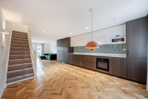 4 bedroom end of terrace house to rent, Brockley Park, Forest Hill, London, SE23
