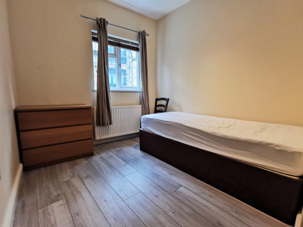Apartment in London - More