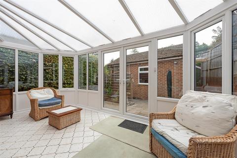2 bedroom detached bungalow for sale, Jubilee Lane, Farnham