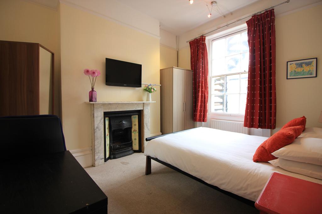 House in Hove - View 2