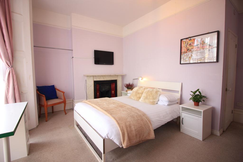 House in Hove - View 3