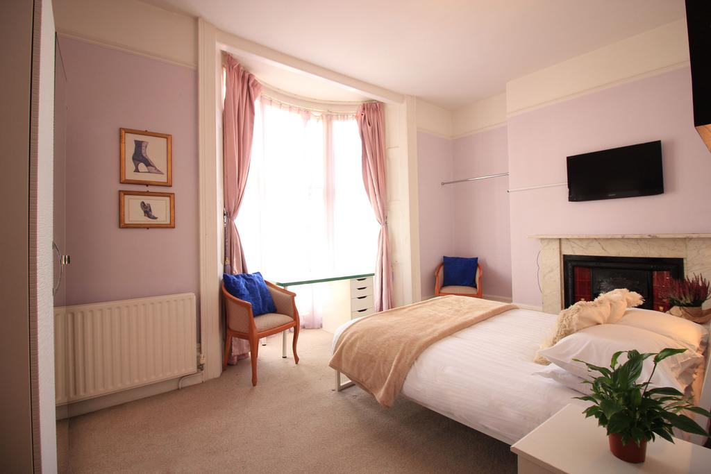 House in Hove - View 4