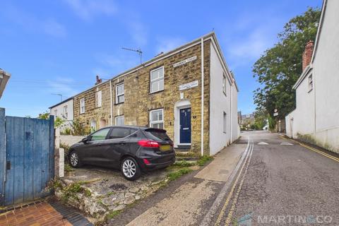 2 bed terraced house for rent in Truro