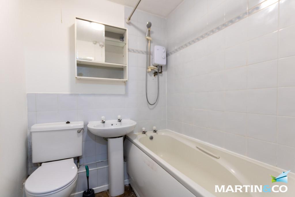 Apartment in Newtown - More