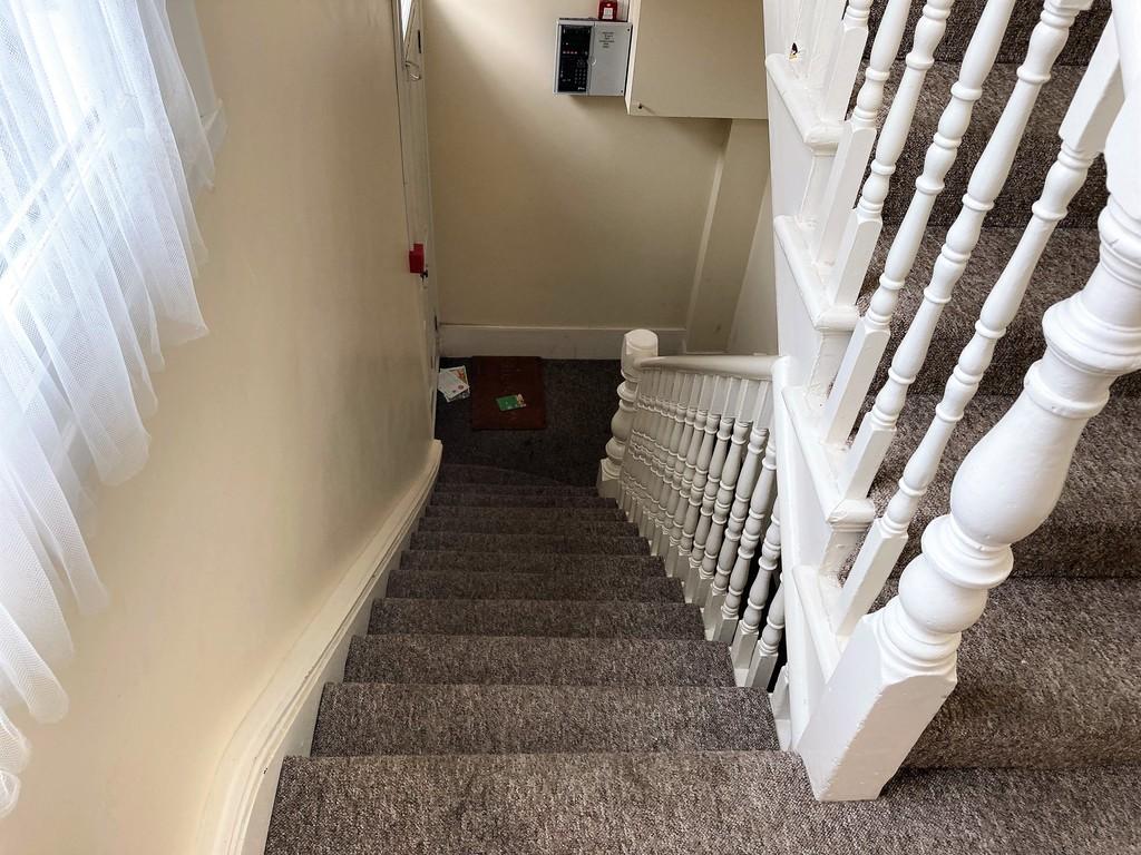 Apartment in Surbiton - More