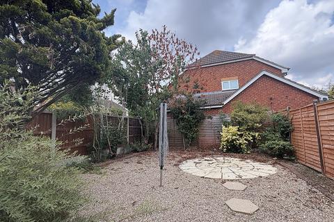 3 bedroom semi-detached house for sale, Wymondham Way, Melton Mowbray