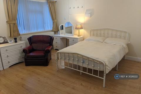 Studio to rent, Beacon Close, Uxbridge, UB8