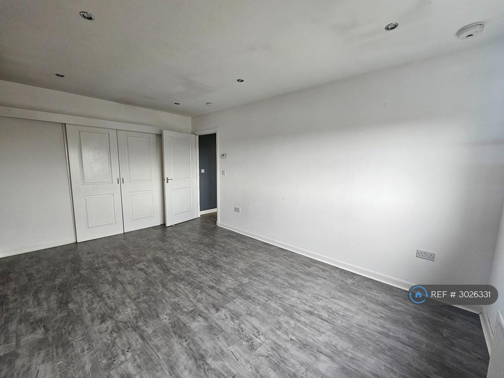 Apartment in Uddingston, Glasgow - View 3