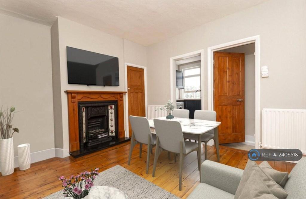 Apartment in Wimbledon - View 2
