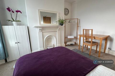 1 bedroom in a house share to rent, Rhondda Street, Swansea, SA1