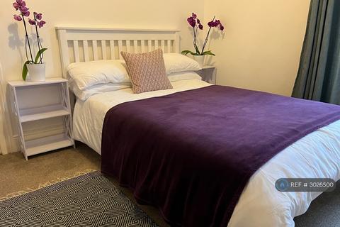 1 bedroom in a house share to rent, Rhondda Street, Swansea, SA1