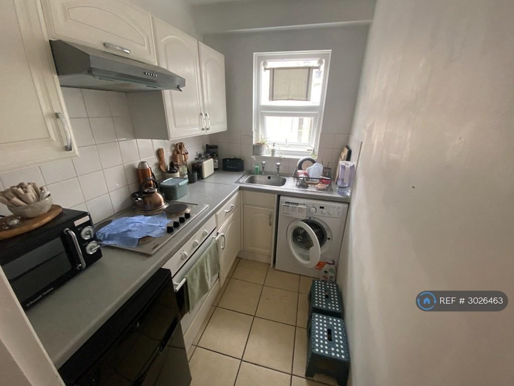 Apartment in Brighton - View 4
