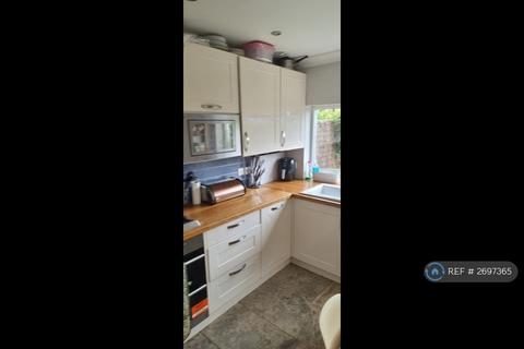 1 bedroom in a house share to rent, Eleanor Road, London, N11