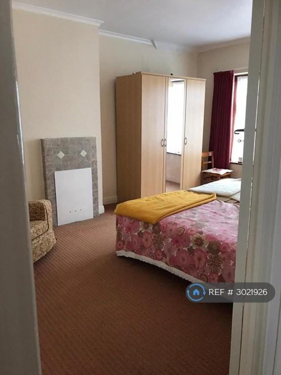 House in Southall - View 4