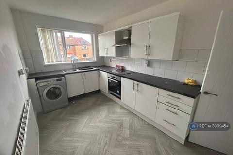 3 bedroom terraced house to rent, Hill Crescent, Seaham, SR7
