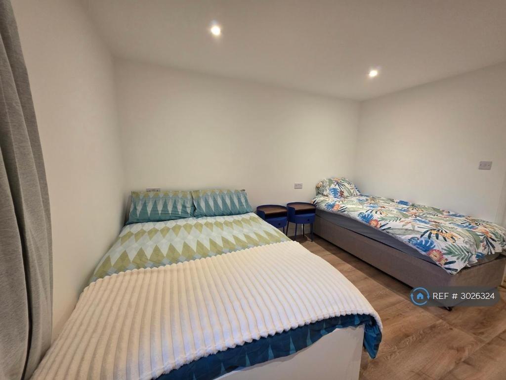 Apartment in Peckham - View 5